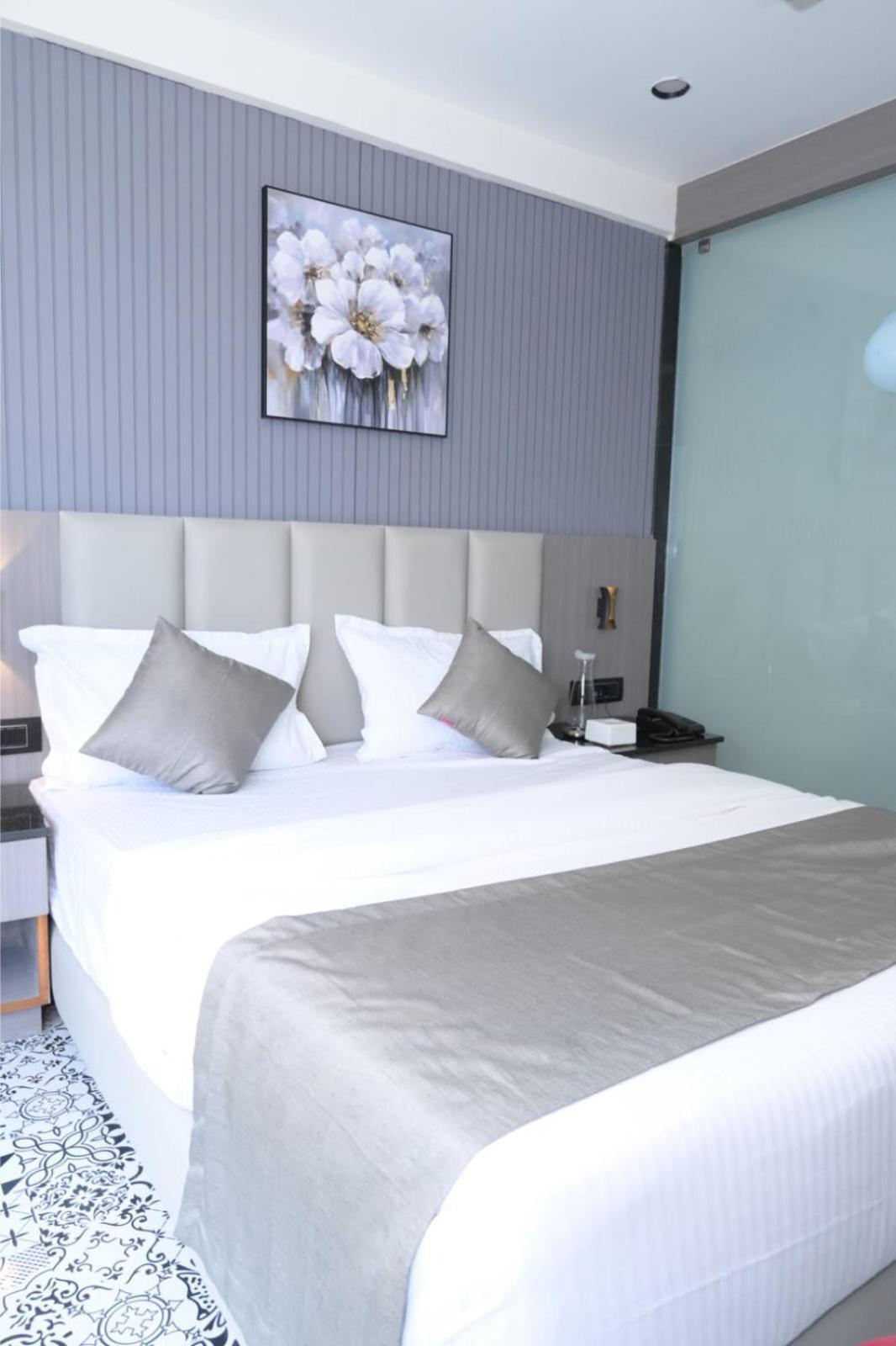 Hotel Dream Αχμπανταμπάντ Εξωτερικό φωτογραφία